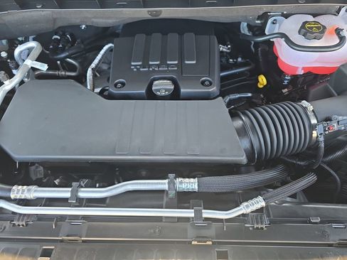 New 2026 Chevrolet Silverado 1500 LT w/ LPO, Dark Essentials Package AWD/4WD image 31