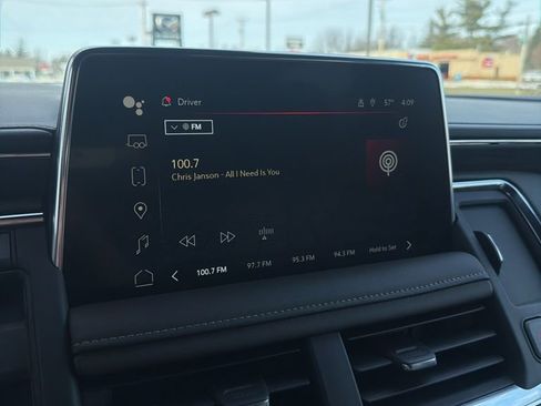 Used 2023 GMC Yukon SLT w/ SLT Luxury Package image 39