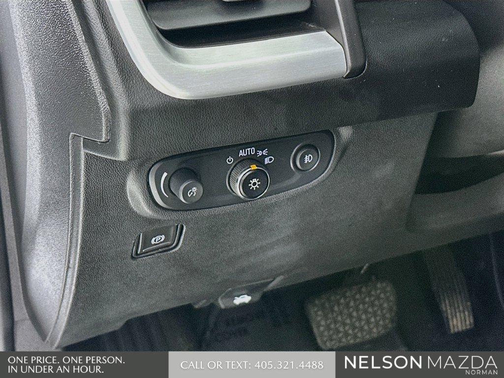 Used 2024 GMC Terrain SLT AWD/4WD image 11