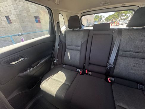 Used 2025 Nissan Rogue SV FWD image 36