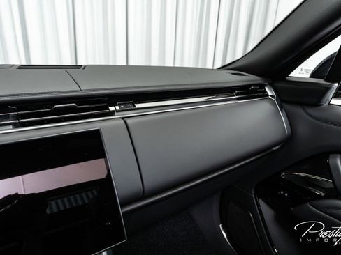 Used 2024 Land Rover Range Rover SV image 32