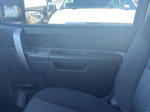Used 2013 Chevrolet Silverado 2500 LT w/ Interior Plus Package AWD/4WD image 17