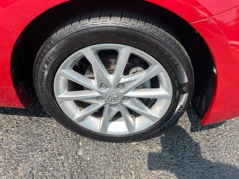 Used 2014 Toyota Prius V Five FWD image 12