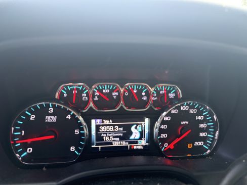 Used 2017 Chevrolet Silverado 1500 LT AWD/4WD image 11