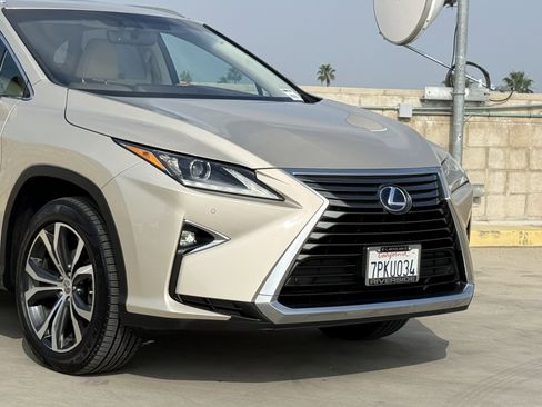 Used 2016 Lexus RX 450h FWD image 3