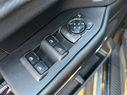 Used 2020 Ford Expedition XLT image 24