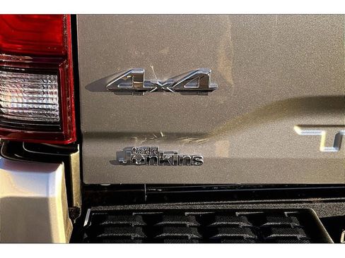 Used 2023 Toyota Tacoma SR5 w/ Technology Package image 33