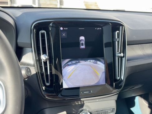 Certified 2023 Volvo XC40 Recharge Ultimate image 25