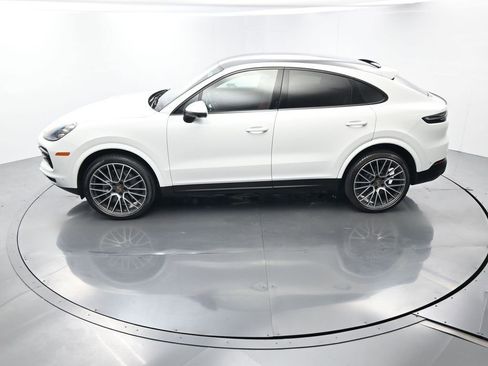 Certified 2023 Porsche Cayenne S image 37