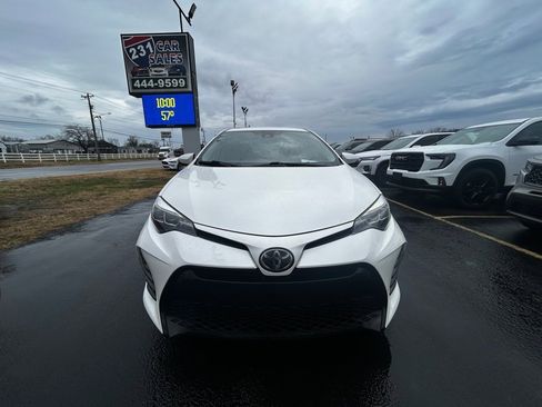 Used 2017 Toyota Corolla SE image 2