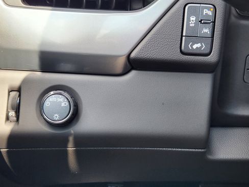 Used 2016 Chevrolet Suburban LT RWD image 18