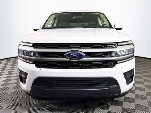 Used 2024 Ford Expedition XLT image 2