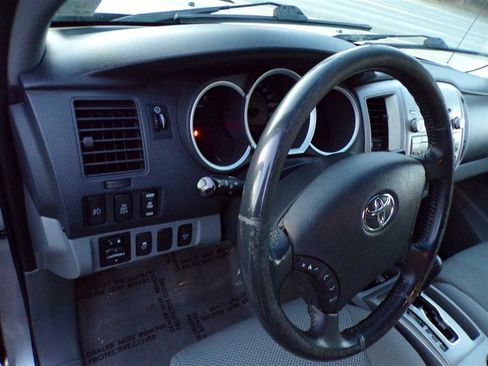 Used 2009 Toyota Tacoma PreRunner image 31