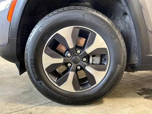 Used 2023 Jeep Grand Cherokee 4WD 4xe image 10
