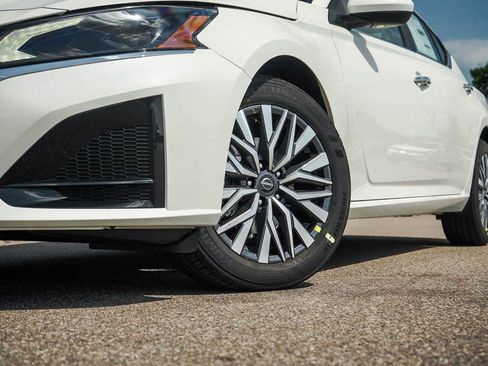 New 2025 Nissan Altima 2.5 SV w/ SV Premium Package image 6