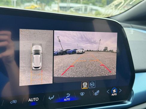 New 2026 Chevrolet Equinox EV LT image 16