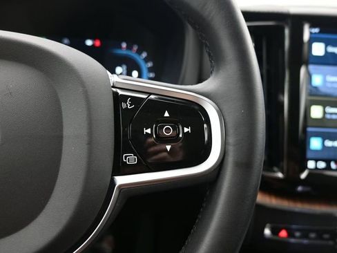 Used 2023 Volvo XC60 B5 Ultimate w/ Protection Package Premier image 25