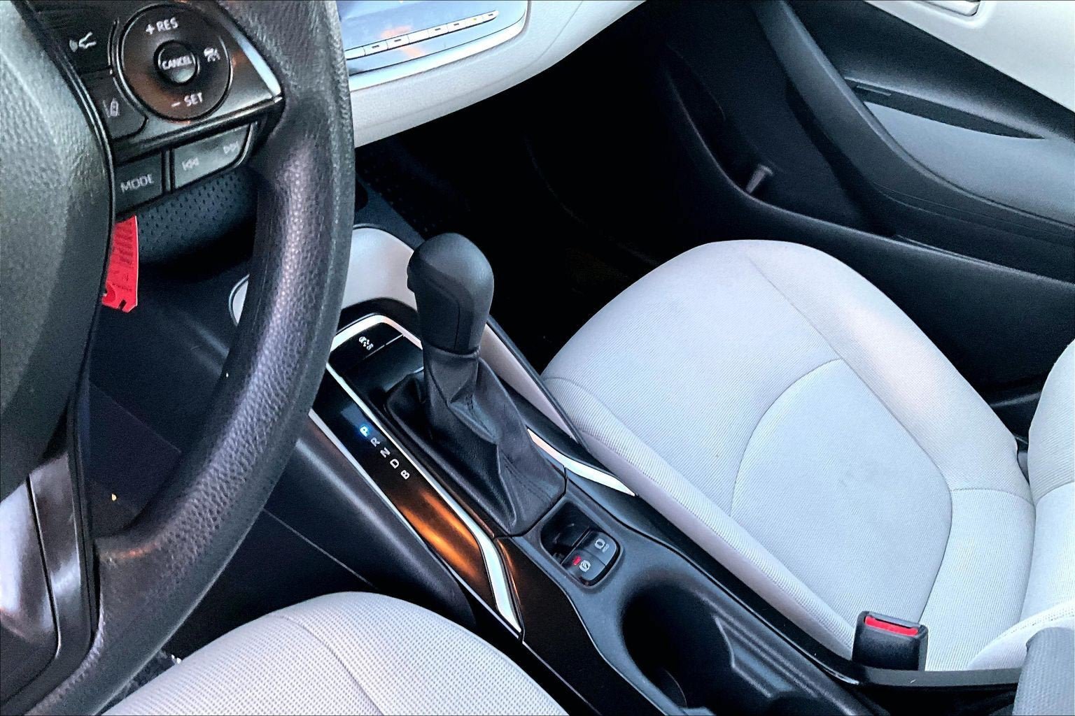 Used 2022 Toyota Corolla LE FWD image 16
