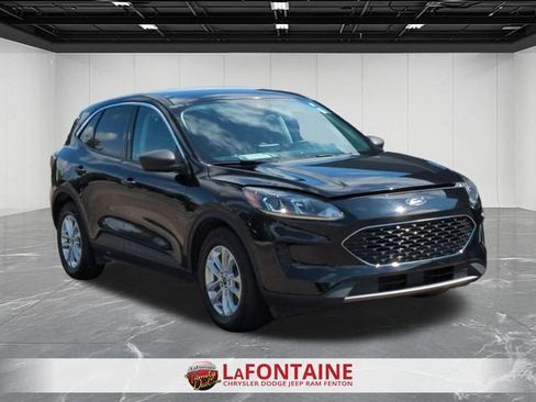 Used 2022 Ford Escape SE w/ Cold Weather Package FWD image 7