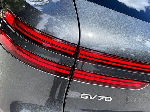 Used 2022 Genesis GV70 2.5T w/ Select Package AWD/4WD image 29