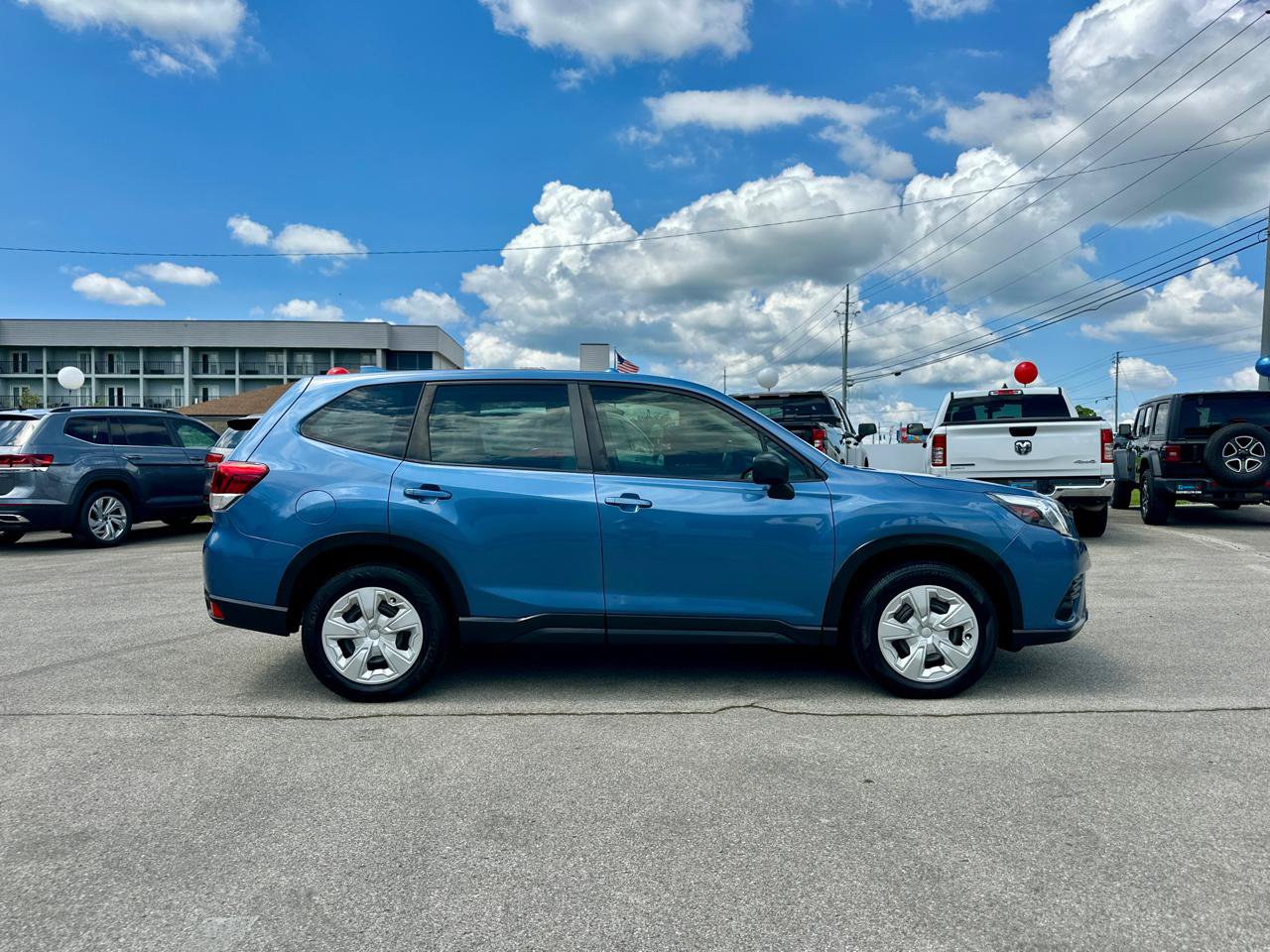 Used 2023 Subaru Forester AWD/4WD image 2