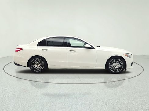 Used 2024 Mercedes-Benz C 300 Sedan image 4