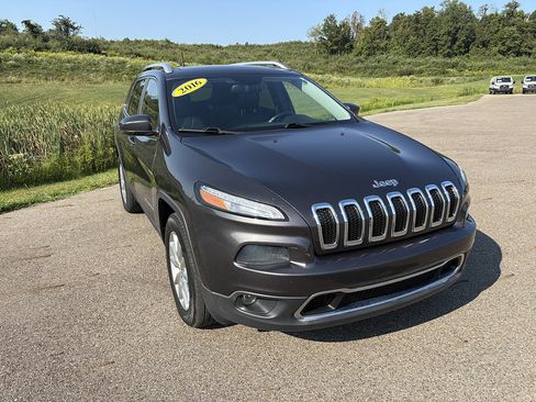 Used 2016 Jeep Cherokee Limited AWD/4WD image 7