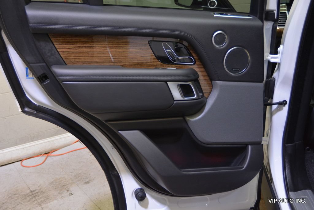Used 2018 Land Rover Range Rover HSE AWD/4WD image 9