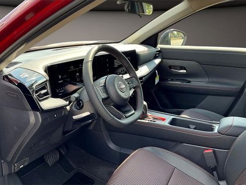 New 2026 Nissan Kicks SR w/ Illumination Package image 7