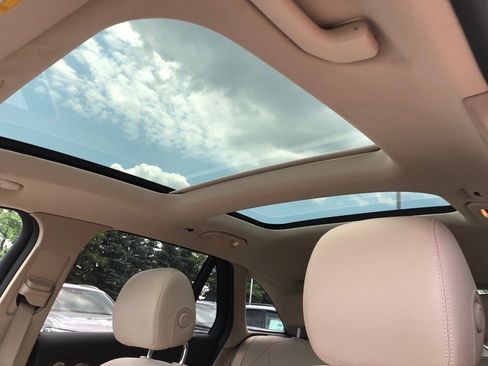 Used 2021 Mercedes-Benz GLC 300 4MATIC w/ Multimedia Package image 13