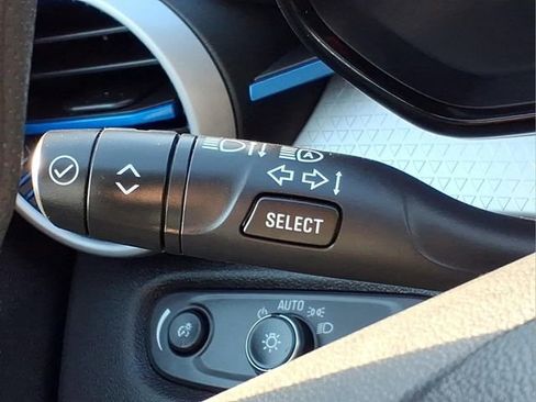 Used 2025 Chevrolet Trax LS w/ LS Convenience Package image 26