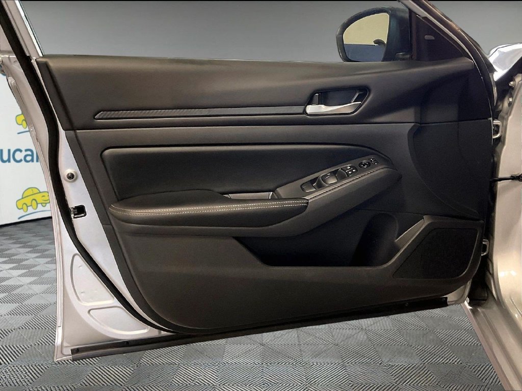 Certified 2024 Nissan Altima 2.5 SV FWD image 9