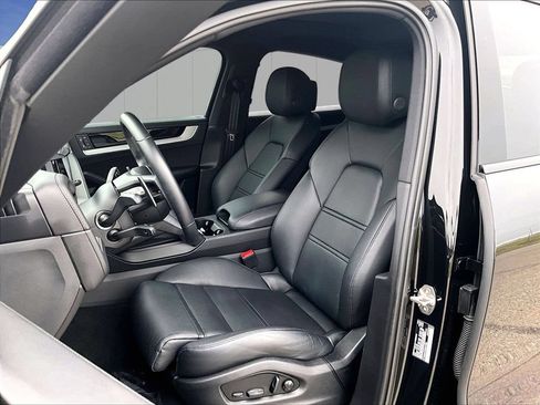 Certified 2024 Porsche Cayenne Coupe AWD/4WD image 5