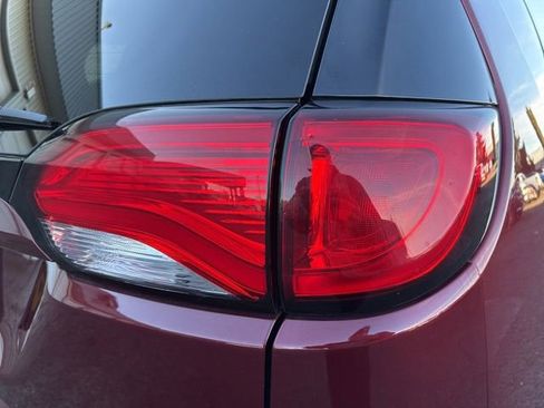 Used 2018 Chrysler Pacifica Touring-L w/ Premium Audio Group image 14