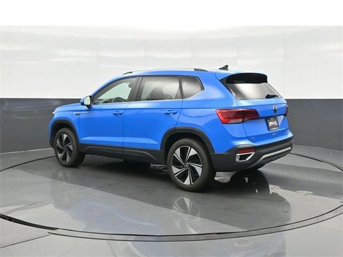 Used 2024 Volkswagen Taos SE image 5