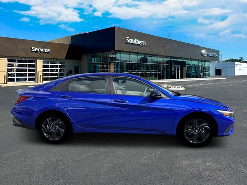 New 2026 Hyundai Elantra Sport image 10