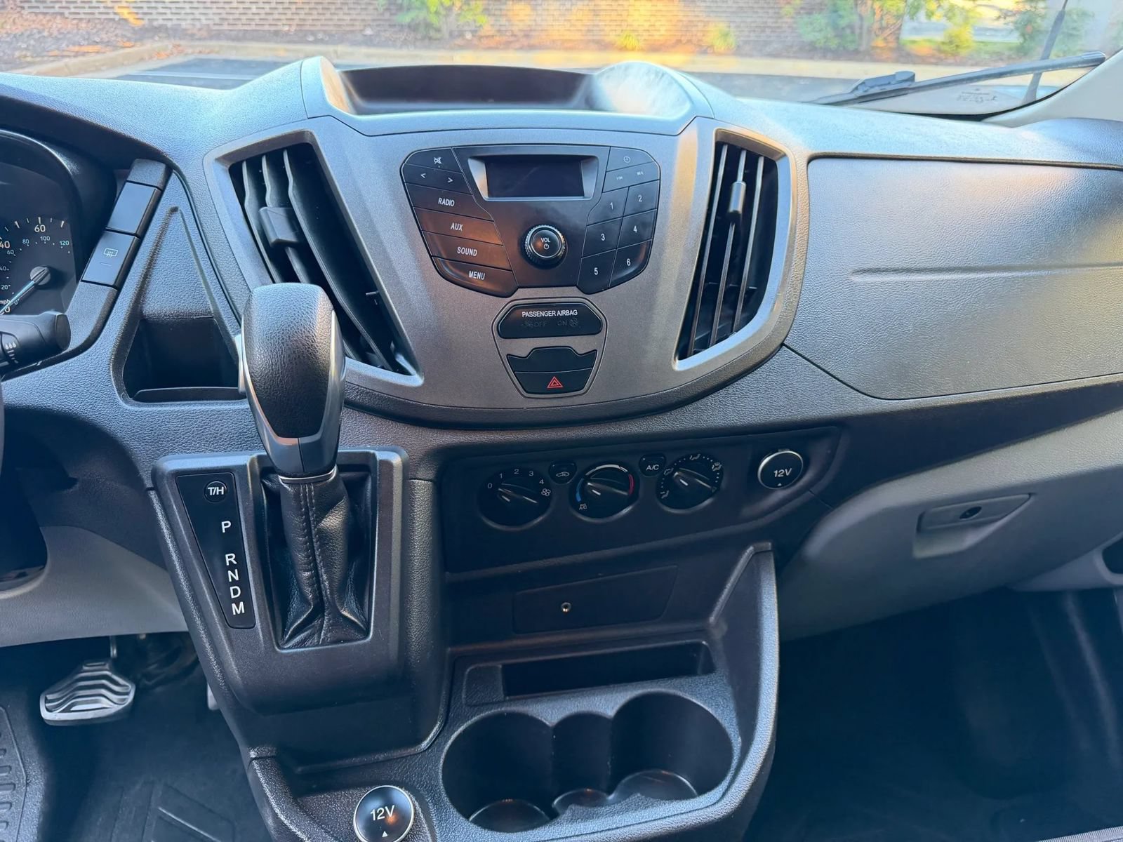 Used 2018 Ford Transit 250 148 Medium Roof RWD image 22