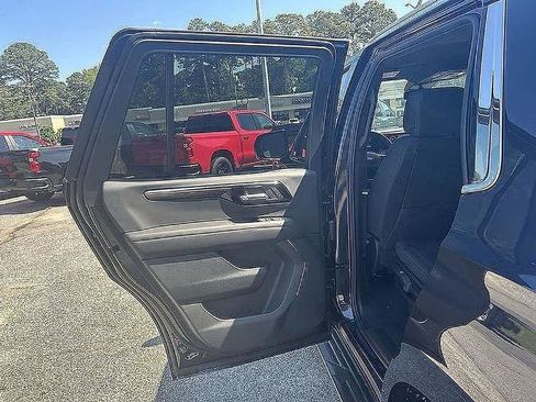 New 2025 Chevrolet Tahoe LS image 31