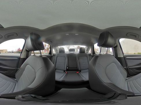 Used 2025 Volkswagen Jetta SE image 41