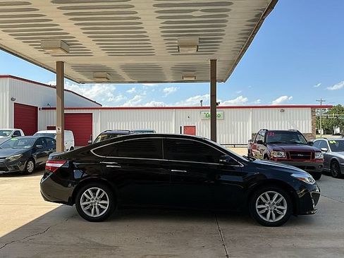 Used 2013 Toyota Avalon XLE FWD image 4