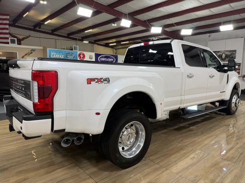 Used 2019 Ford F450 Platinum w/ Platinum Ultimate Package AWD/4WD image 5