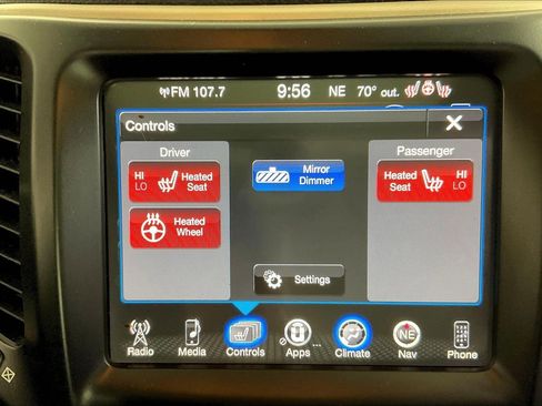 Used 2017 Jeep Cherokee Limited image 37