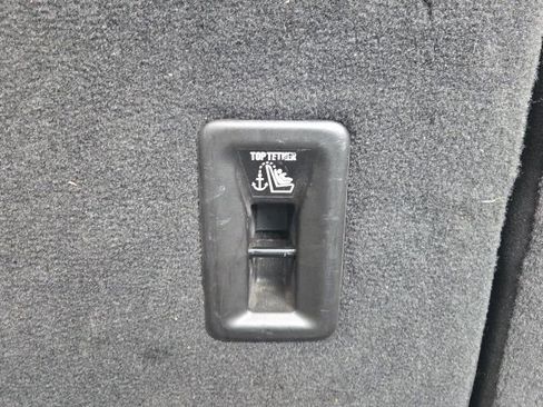 Used 2019 Chevrolet Equinox LS w/ LS Convenience Package image 12