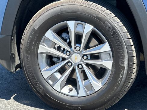 Used 2025 Chevrolet Equinox LT AWD/4WD image 26