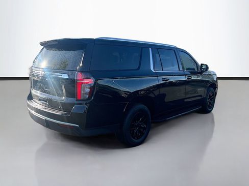 Used 2024 Chevrolet Suburban LT AWD/4WD image 9