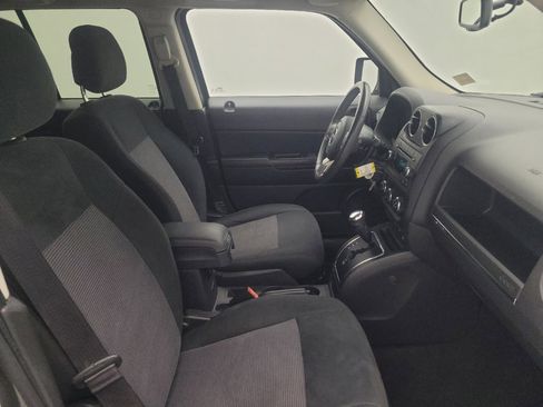Used 2014 Jeep Patriot Latitude FWD image 21