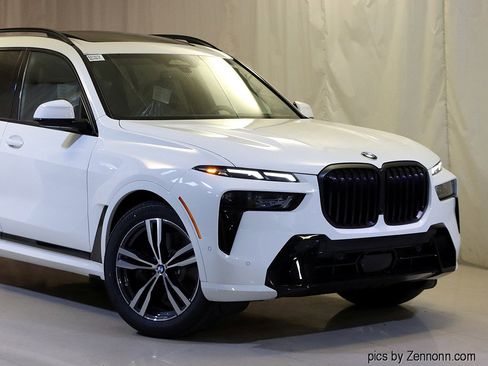 Used 2026 BMW X7 xDrive40i w/ M Sport Package image 2