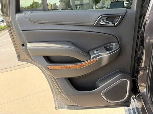 Used 2018 Chevrolet Tahoe Premier RWD image 43