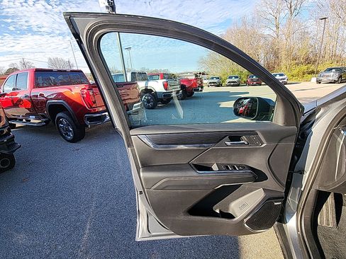 New 2025 GMC Acadia Elevation w/ Super Cruise Package image 12