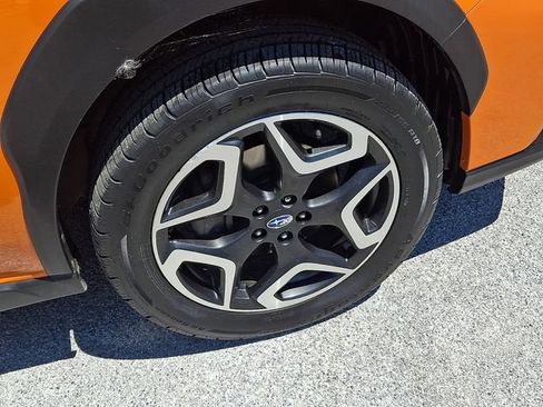 Used 2019 Subaru Crosstrek 2.0i Limited w/ Moonroof Package w/Navigation AWD/4WD image 9